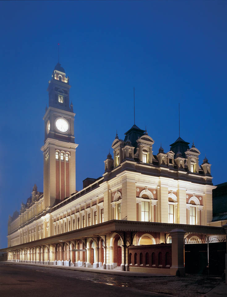 Luz Railway Station / Façades