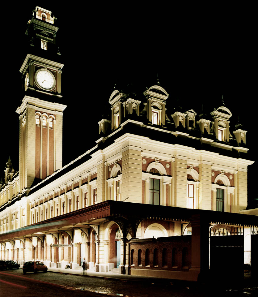 Luz Railway Station / Façades