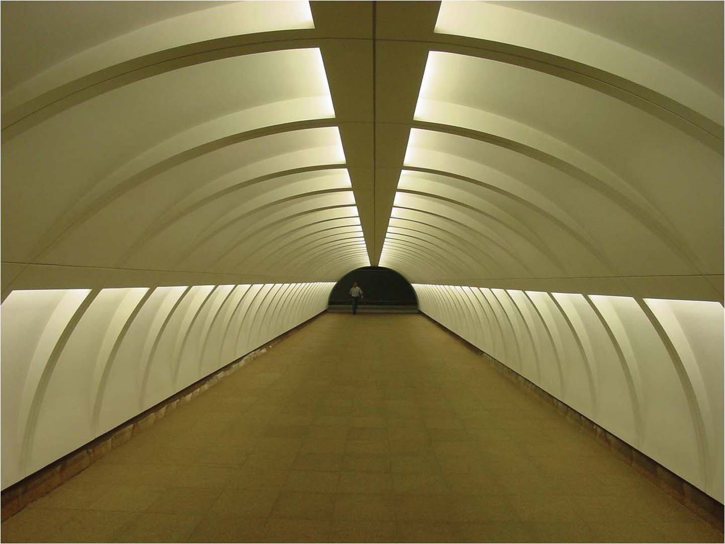 Banco Itaú / Conceição Subway Station